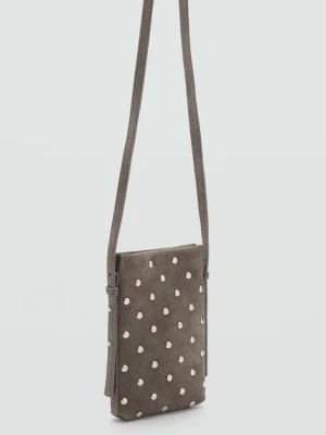 Etui na telefon z zamszu z Ä‡wiekami jasny/pastelowy brÄ…z - Kobieta - Rozmiar uniwersalny - MANGO