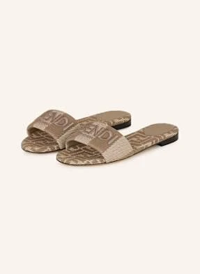 Fendi Klapki beige