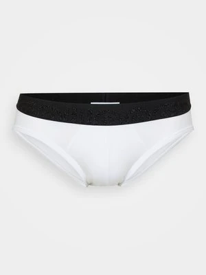 Figi Dsquared2
