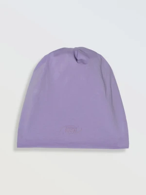 Fioletowa czapka z aplikacją Reporter