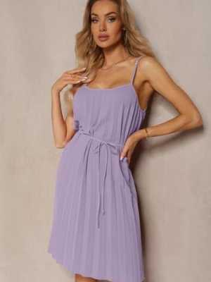 Fioletowa Rozkloszowana Sukienka na Regulowanych Ramiączkach z Materiałowym Paskiem Liavara fashion