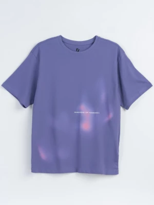 Fioletowy  t-shirt oversize z kolorowym nadrukiem z przodu