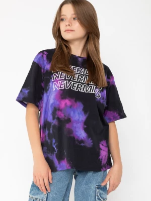 Fioletowy t-shirt oversize z nadrukiem tie dye i napisem