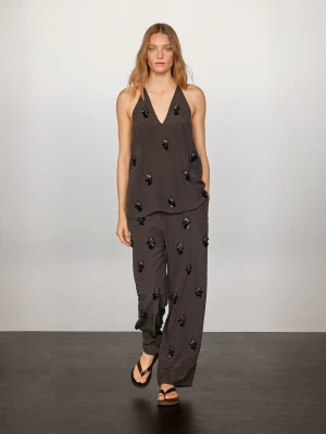 Flowy Top With Floral Appliqués - Antracytowy - - Massimo Dutti - Kobieta