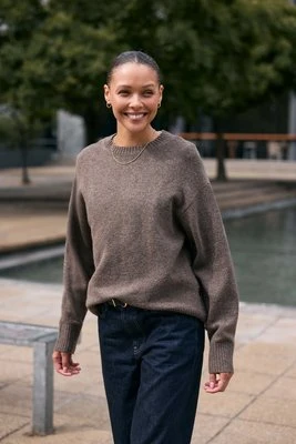Fluffy damski sweter - Brown Animal