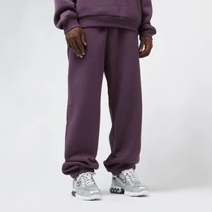 Fluffy Sweatpants plumpurple, markiUrban Classics, Spodnie dresowe, w kolorze fioletowy, rozmiar: