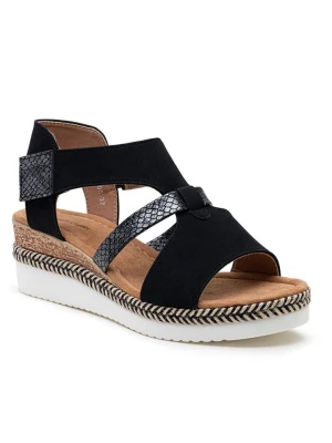 Foreverfolie Sandały w kolorze czarnym na koturnie rozmiar: 39