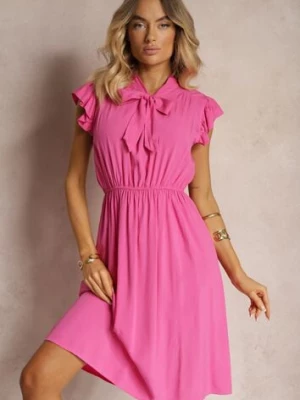 Fuksjowa Sukienka Rozkloszowana z Gumką w Talii i Wiązaniem przy Dekolcie Naque