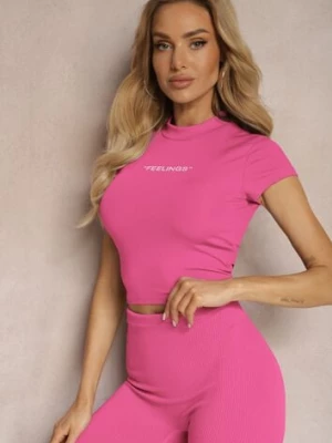 Fuksjowy Krótki T-shirt o Dopasowanym Fasonie Ozdobiony Napisem Haliana