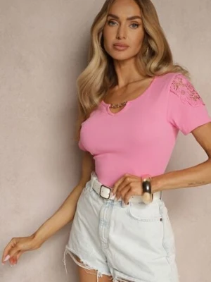 Fuksjowy T-shirt z Bawełny Ozdobiony Koronką i Łańcuszkiem Liravee h&s