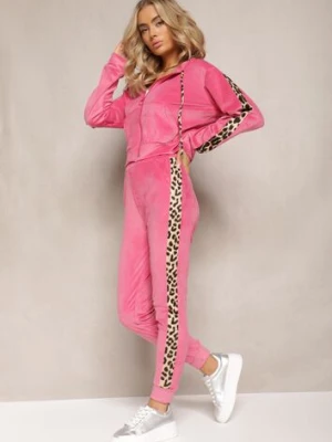 Fuksjowy Welurowy Komplet Dresowy Ozdobiony Lampasami w Cętki Anilwo