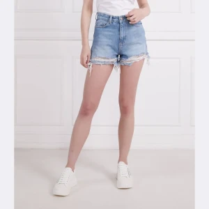 Gaëlle Paris Szorty | Regular Fit