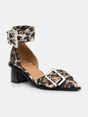 GANNI czółenka Feminine Buckle Open Cut Pump Satin Print kolor brązowy na słupku S2863