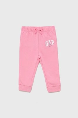 GAP spodnie dziecięce kolor różowy z nadrukiem