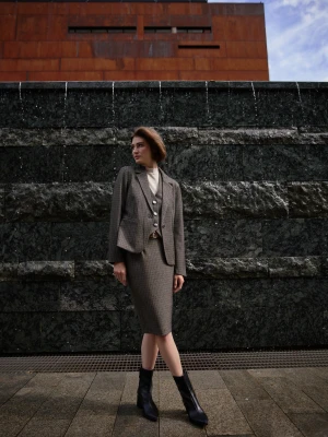 Garnitur w kratkę ciemnobeżowy Moodo