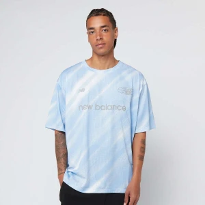 New Balance Geometric Poly Tee mężczyźni T-Shirty i Polo niebieski rozmiar Odzież