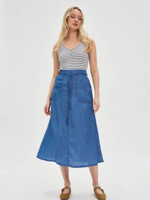 Gładka spódnica z kieszeniami niebieska Moodo