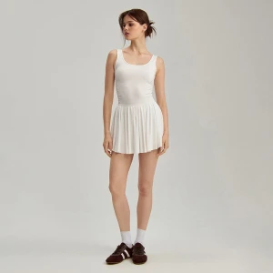 Gładka sukienka-kombinezon bez rękawów biała House