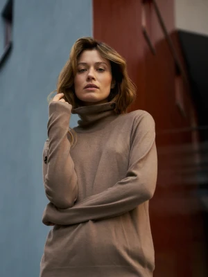 Gładki golf beżowy Moodo