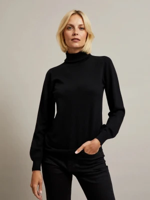 Gładki sweter z golfem czarny Moodo