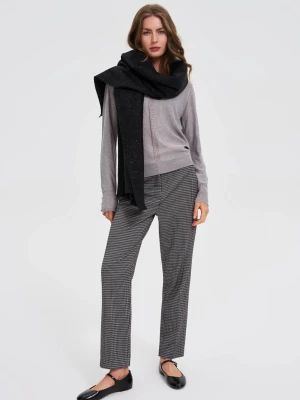 Gładki szal czarny Moodo