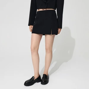 Gładkie spódnico-spodenki z delikatnym rozcięciem czarne House