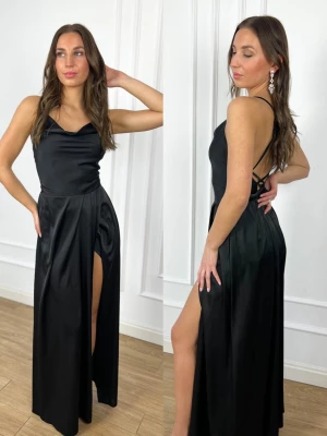 Glossy sukienka z wiązanymi plecami czarna długa satynowa PERFE