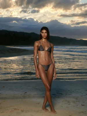 Góra od bikini z nitami szary - Kobieta - - MANGO