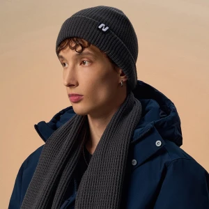 Grafitowa czapka beanie z grubym splotem i naszywką House