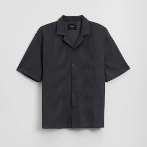 Grafitowa dzianinowa koszula w prążki z krótkim rękawem House