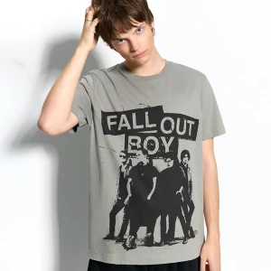 Grafitowa koszulka z nadrukiem Fall Out Boy House