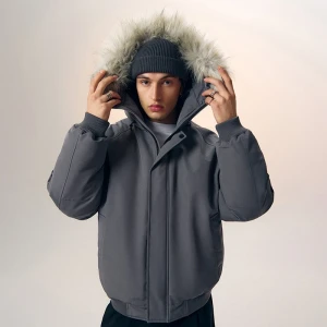 Grafitowa kurtka zimowa z kapturem wykończonym sztucznym futerkiem House