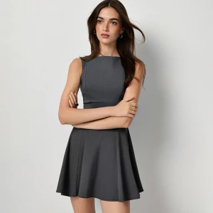 Grafitowa rozkloszowana sukienka mini House