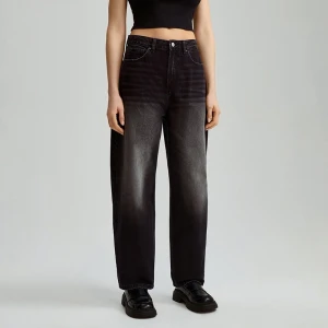 Grafitowe jeansy balloon fit cropped House