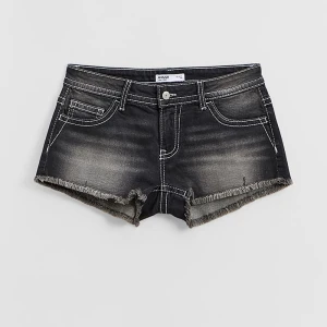 Grafitowe mikroszorty jeansowe z aplikacją na tyle House