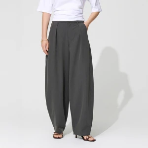 Grafitowe spodnie baggy z zakładkami House