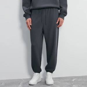 Grafitowe spodnie dresowe z gumką na nogawkach House