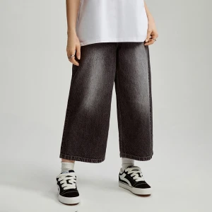 Grafitowe szorty jeansowe typu baggy fit z efektem sprania House