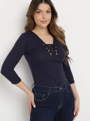 Granatowa Bawełniana Bluzka w Prążki z Gorsetowym Wiązaniem Przy Dekolcie Jarelis las garras