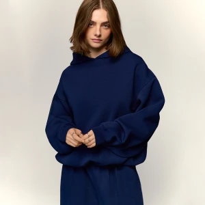 Granatowa gładka bluza bombka House