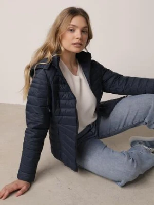 Granatowa Klasyczna Kurtka Przejściowa z Pikowaniem i Odpinanym Kapturem Pretiella