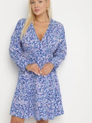 Granatowa Kopertowa Sukienka Midi w Kwiaty z Gumką w Pasie i Głębokim Dekoltem Donata christy