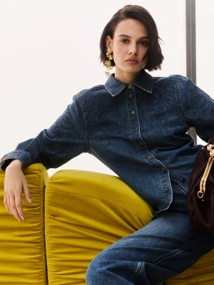 Granatowa koszula jeansowa z ozdobnym haftem TARANKO