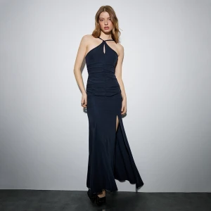 Granatowa sukienka maxi o kroju syrenki na ramiączkach House