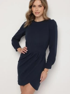 Granatowa Sukienka z Marszczeniem i Bufiastymi Rękawami Redenia messaya