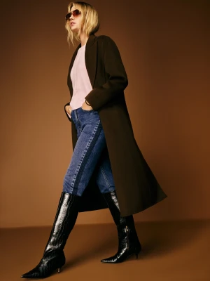 Granatowe dopasowane jeansy z ciemną lamówką TARANKO