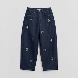 Granatowe jeansy baggy fit w kotki House niebieski