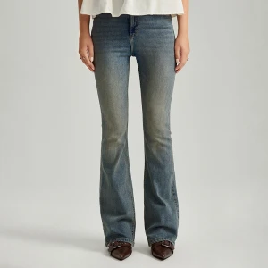 Granatowe jeansy dzwony z wysokim stanem House