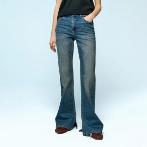 Granatowe jeansy dzwony z wysokim stanem House