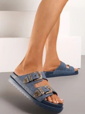 Granatowe Klapki na Płaskiej Podeszwie Ozdobione Paskami z Klamrami Piadora